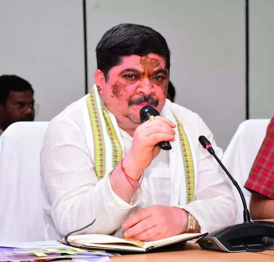 మీనాక్షి నటరాజన్ నామినేషన్ తిరస్కరణపై పొన్నం ఆక్షేపణ